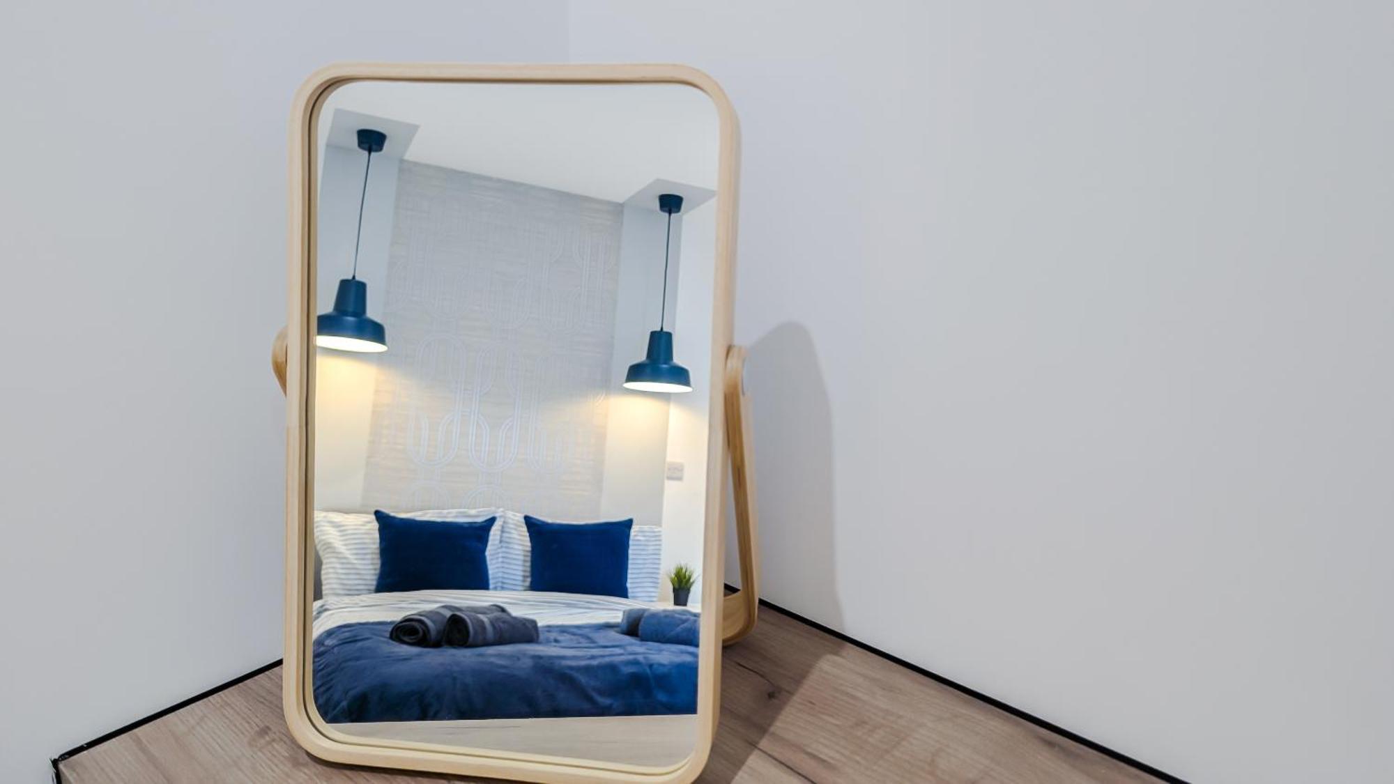 Central Apartment- Stunning Sea Views- 100M To Beach- Brand New For 2025- Sleeps 6 New Quay Exterior foto