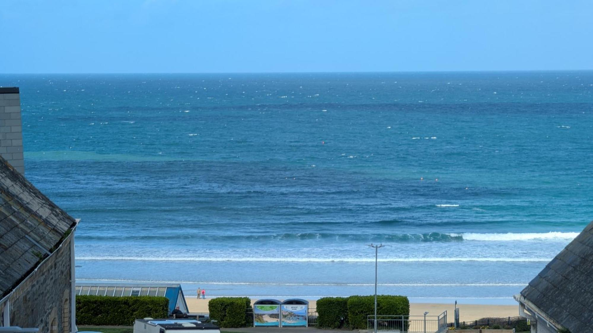 Central Apartment- Stunning Sea Views- 100M To Beach- Brand New For 2025- Sleeps 6 New Quay Exterior foto