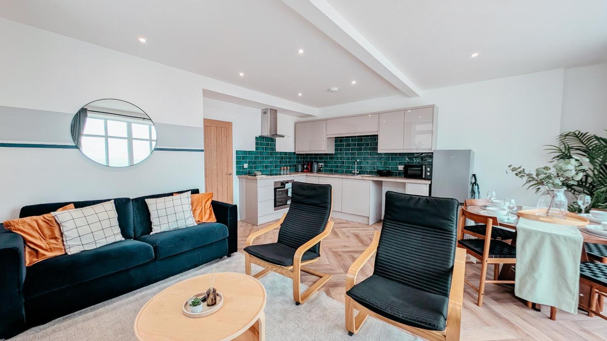 Central Apartment- Stunning Sea Views- 100M To Beach- Brand New For 2025- Sleeps 6 New Quay Exterior foto